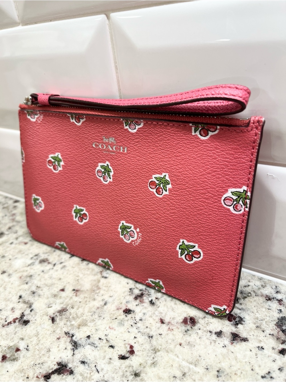 Coach Corner Cherry Medium Wristlet NWOT - Picture 3 of 9